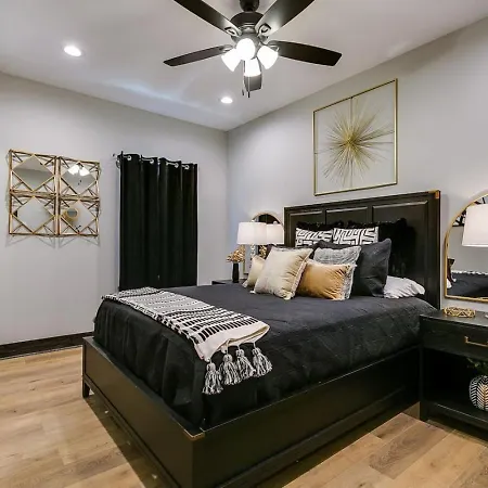 Brand New Luxe Haven 2 Bedroom 2 And A Half Ba